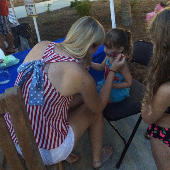 Cute 4th of July top - Picture 2 of 2